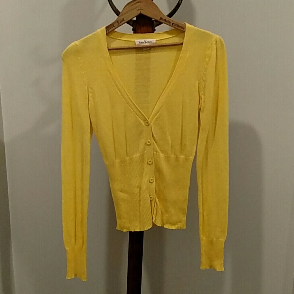 Yellow vneck button up cardigan